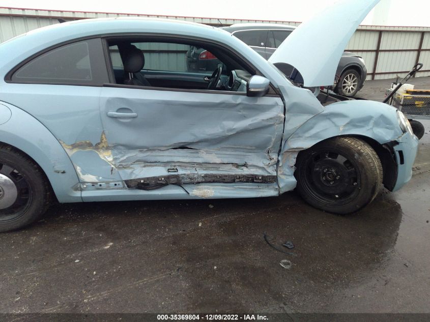 2013 VOLKSWAGEN BEETLE COUPE 2.5L W/SUN - 3VWJP7AT4DM674251