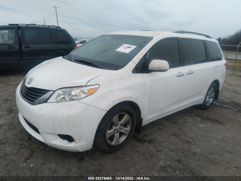 VIN 5TDKK3DC0DS348053 2013 TOYOTA SIENNA no.2