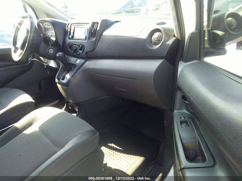 2015 NISSAN NV200 SV 3N6CM0KN3FK728825