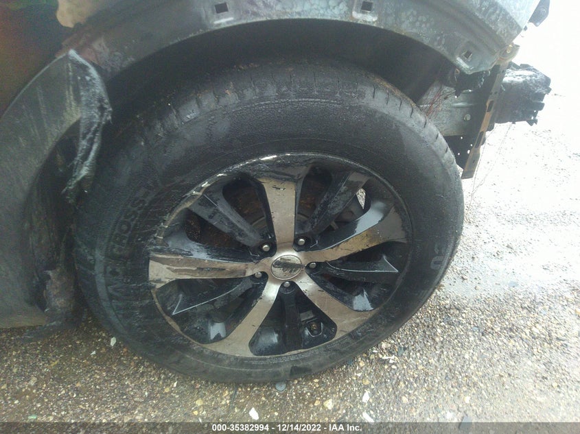VIN 5XYPHDA55JG427663 2018 KIA SORENTO EX V6