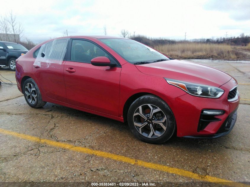 3KPF24AD4KE135781 Kia Forte LXS