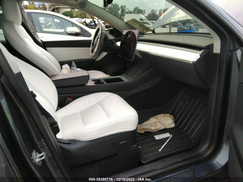 VIN 7SAYGDEE6NF352022 2022 TESLA MODEL Y LONG RANGE