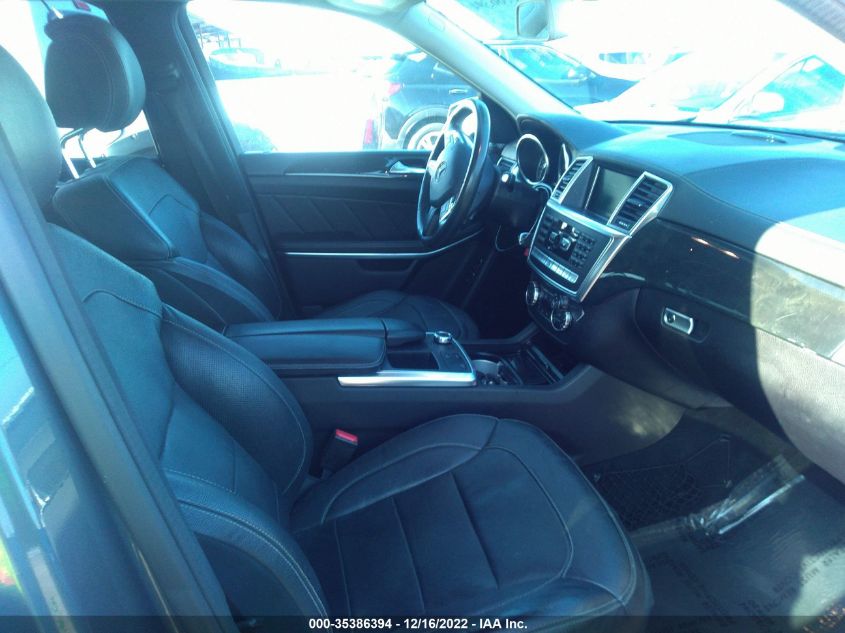 2015 MERCEDES-BENZ GL-CLASS GL 550 4JGDF7DE0FA585823