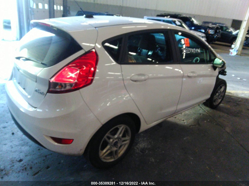 VIN 3FADP4EJ8JM147449 2018 FORD FIESTA SE