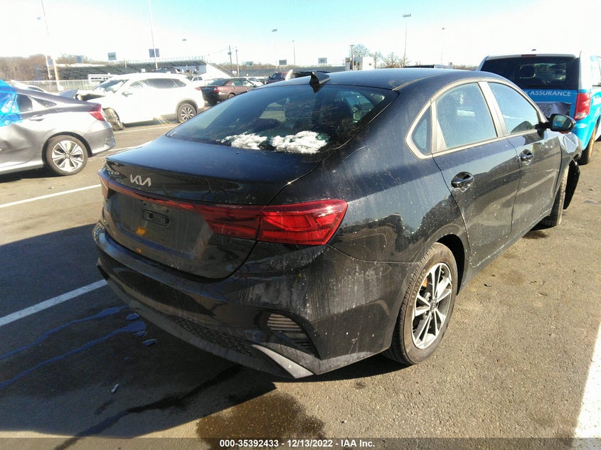 VIN 3KPF24AD0NE503720 2022 KIA FORTE LXS