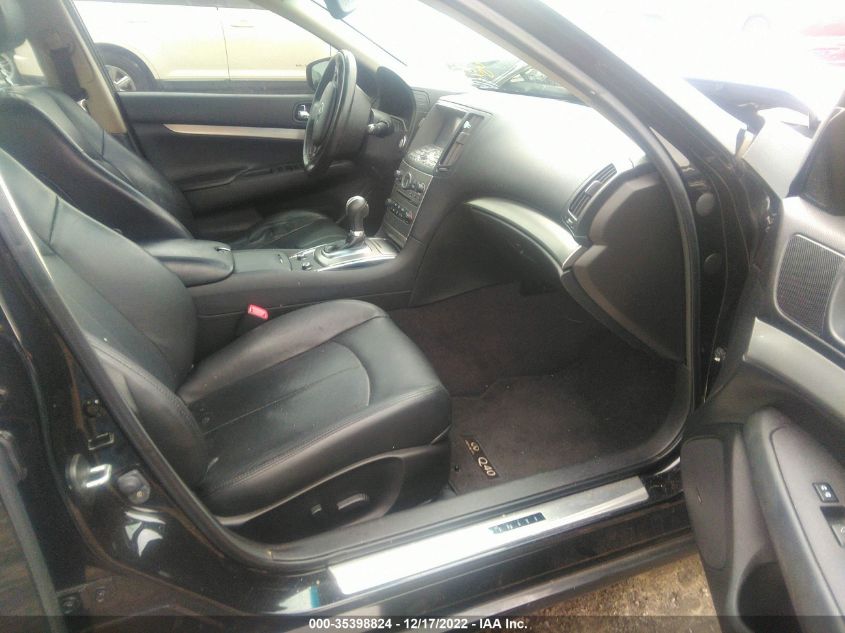 2015 INFINITI Q40 JN1CV6AP3FM502681