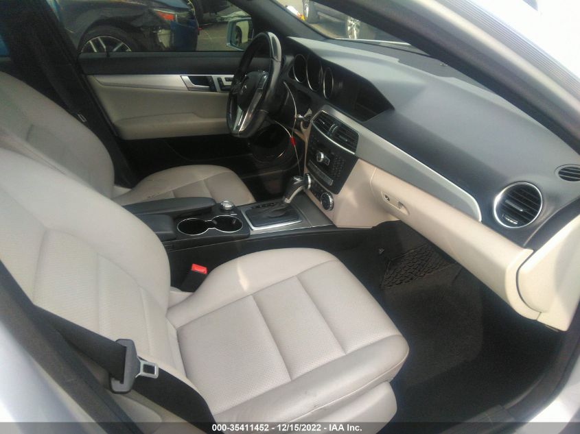 2013 MERCEDES-BENZ C-CLASS C 250 WDDGF4HB7DR300233
