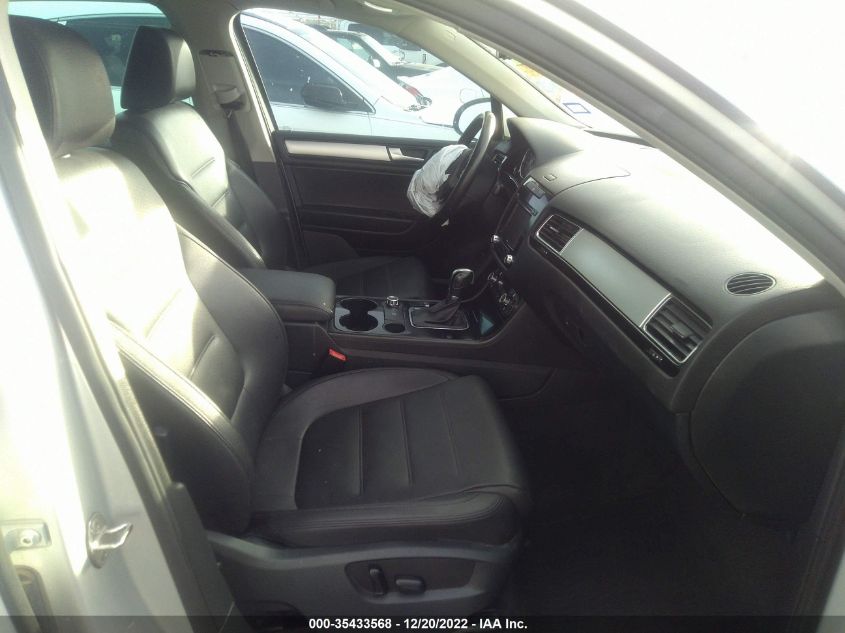 2013 VOLKSWAGEN TOUAREG SPORT WVGEF9BPXDD000701