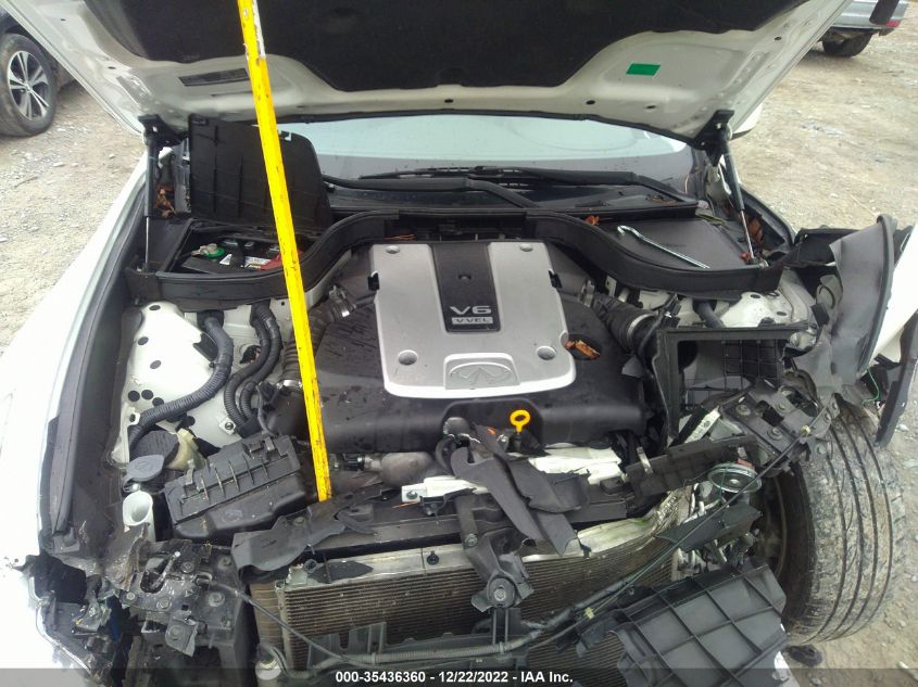 2015 INFINITI Q40 JN1CV6AP7FM501811