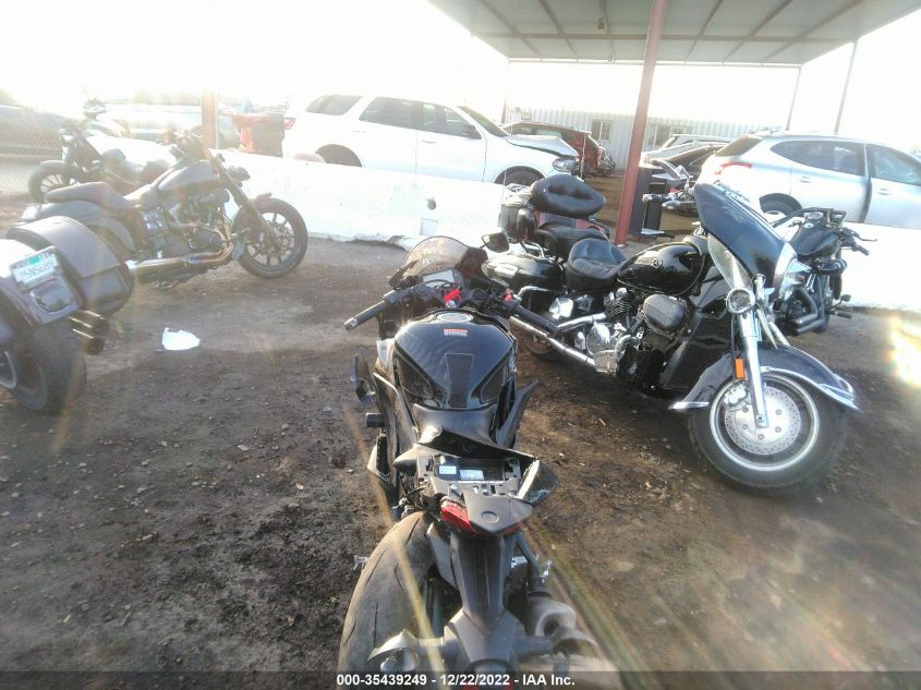 2022 YAMAHA YZFR3 A MH3RH18Y5NK008379