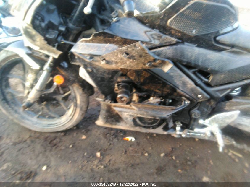 2022 YAMAHA YZFR3 A MH3RH18Y5NK008379
