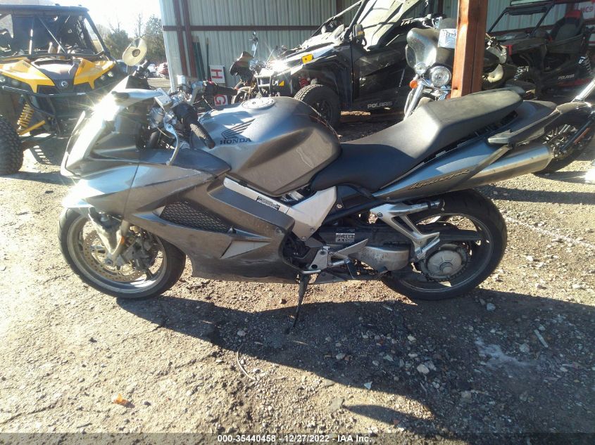 2008 HONDA VFR800 JH2RC46018M000355