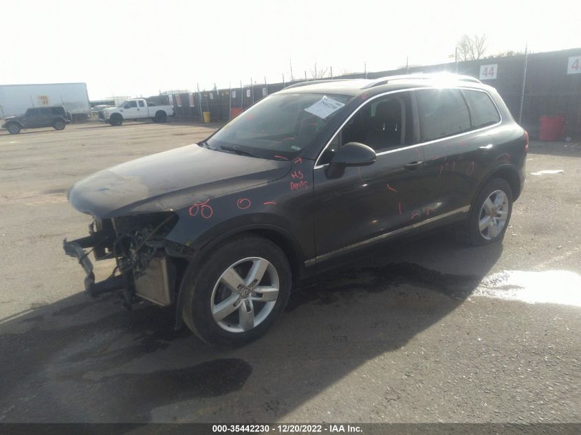 2014 VOLKSWAGEN TOUAREG LUX WVGEP9BP7ED012125