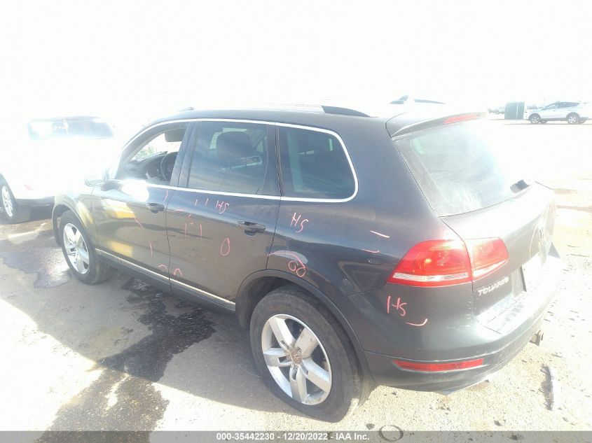 2014 VOLKSWAGEN TOUAREG LUX WVGEP9BP7ED012125