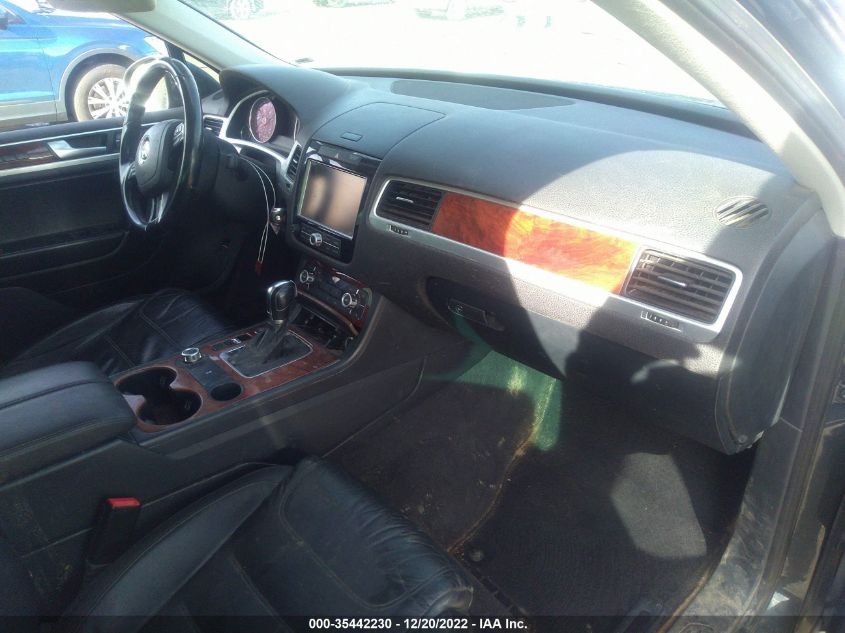 2014 VOLKSWAGEN TOUAREG LUX WVGEP9BP7ED012125
