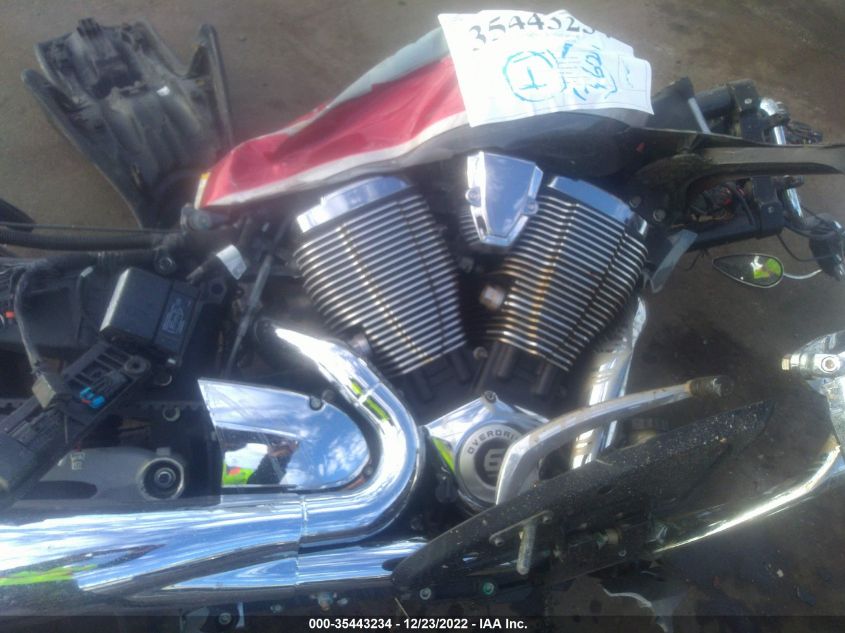 2015 VICTORY MOTORCYCLES MAGNUM 5VPYW36N7F3040011