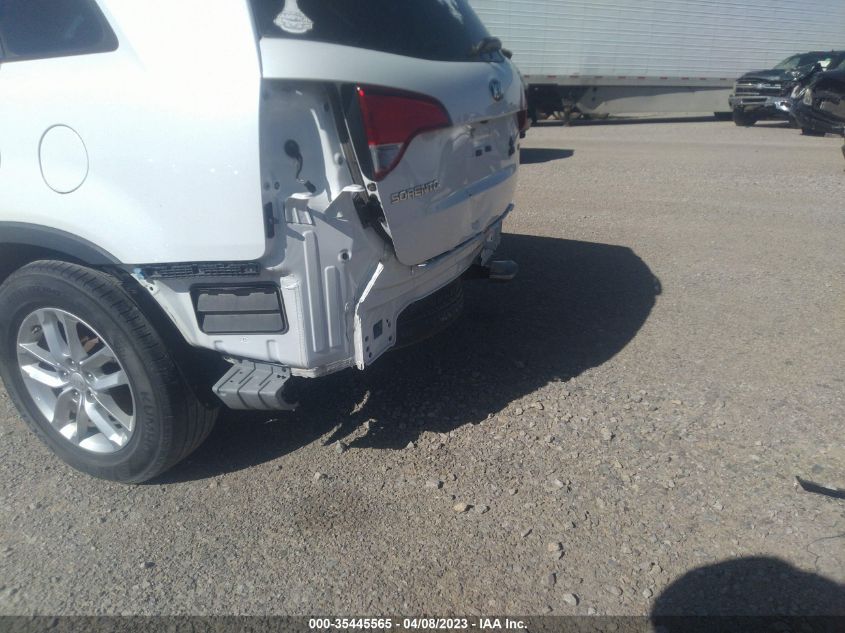 2015 KIA SORENTO LX 5XYKTDA65FG632263