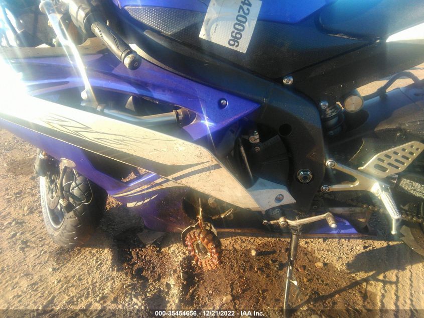 2011 YAMAHA YZFR6 C JYARJ16Y2BA004857
