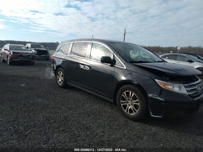 VIN 5FNRL5H69DB063724 2013 HONDA ODYSSEY no.1