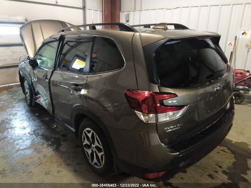 VIN JF2SKAJC4MH426378 2021 SUBARU FORESTER PREMIUM