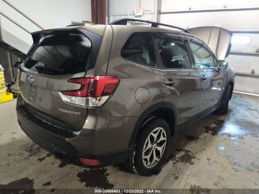 VIN JF2SKAJC4MH426378 2021 SUBARU FORESTER PREMIUM