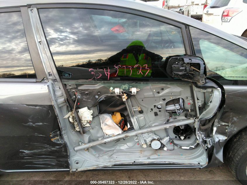 2013 HONDA FIT SPORT - JHMGE8G56DC033555