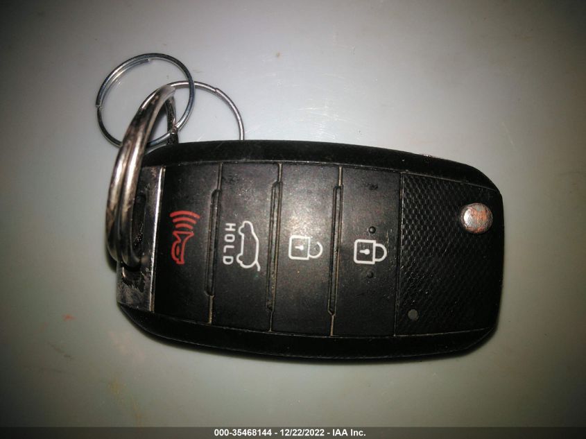 2014 KIA SORENTO LX - 5XYKT3A64EG547097