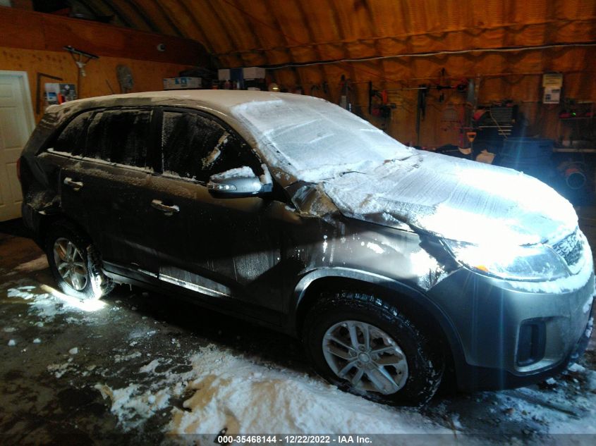 2014 KIA SORENTO LX - 5XYKT3A64EG547097