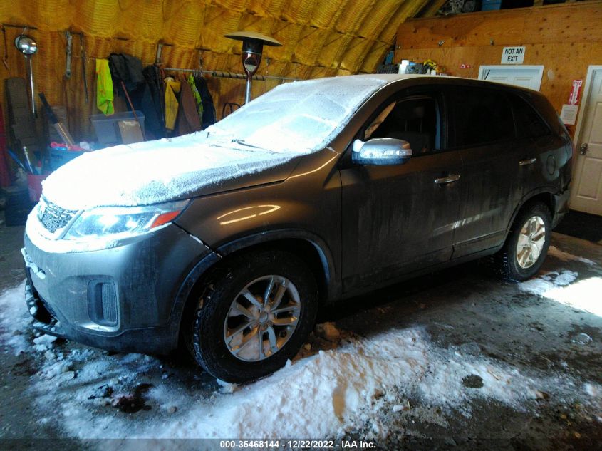 2014 KIA SORENTO LX - 5XYKT3A64EG547097