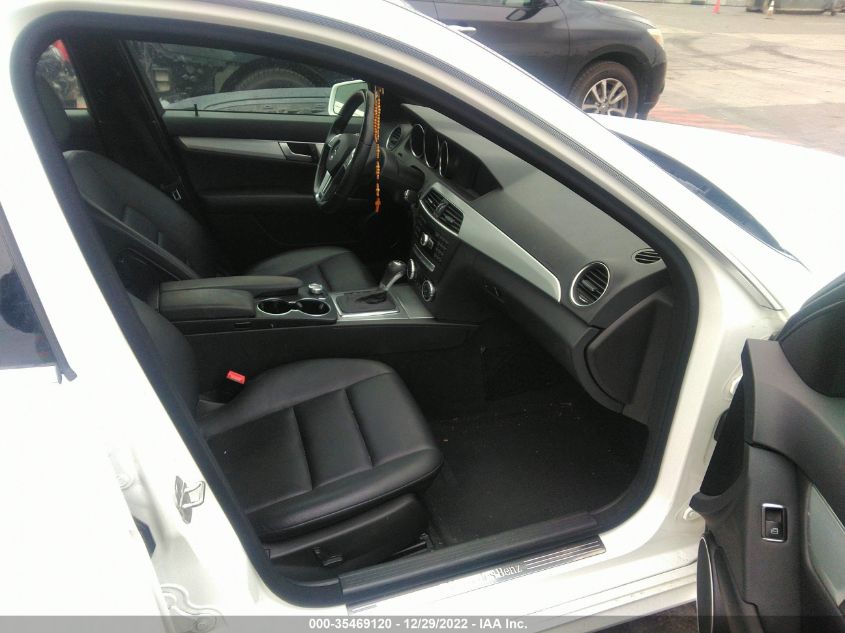 2014 MERCEDES-BENZ C-CLASS C 250 WDDGF4HBXEA964168
