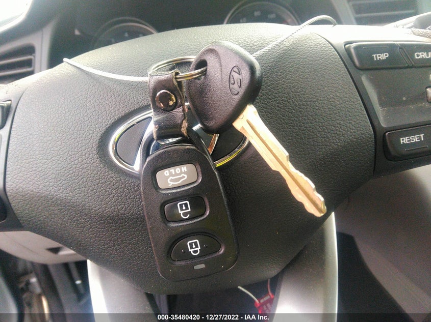 VIN KMHD74LF9KU807905 2019 HYUNDAI ELANTRA SE