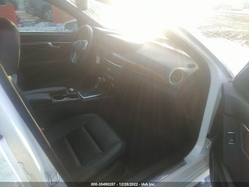 2013 MERCEDES-BENZ C-CLASS C 250 WDDGF4HB9DA770438