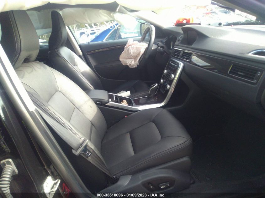 2015 VOLVO XC70 T6 YV4902NK6F1229151