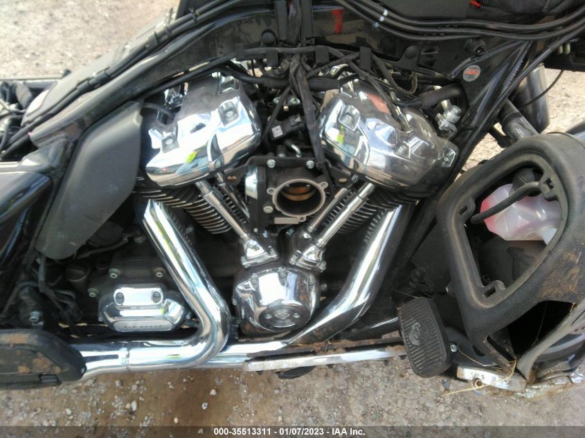 2022 HARLEY-DAVIDSON FLTRK - 1HD1KZF17NB662929
