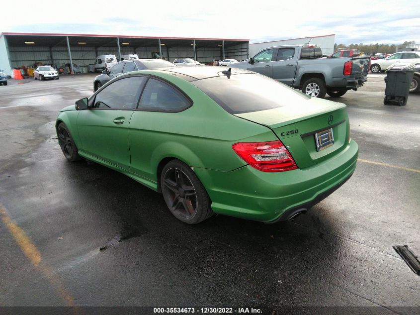 2015 MERCEDES-BENZ C-CLASS C 250 WDDGJ4HB1FG362451