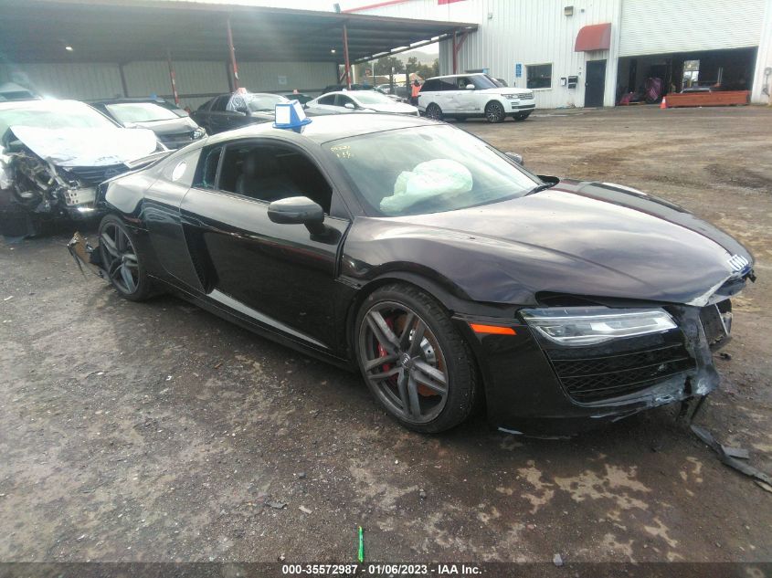 2014 AUDI R8 V8 - WUAFUAFG6EN000431