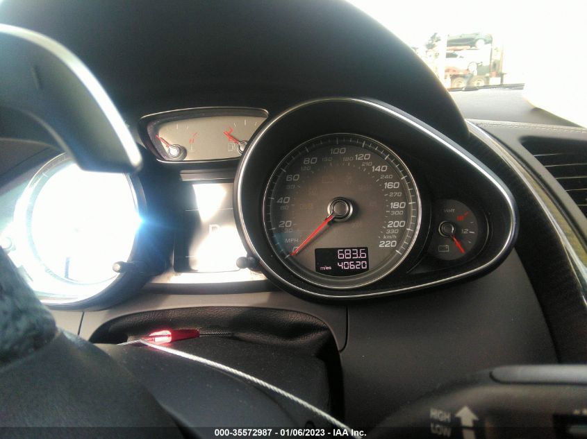 2014 AUDI R8 V8 - WUAFUAFG6EN000431