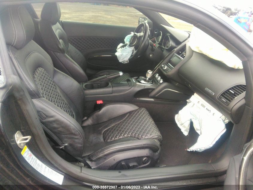 2014 AUDI R8 V8 - WUAFUAFG6EN000431
