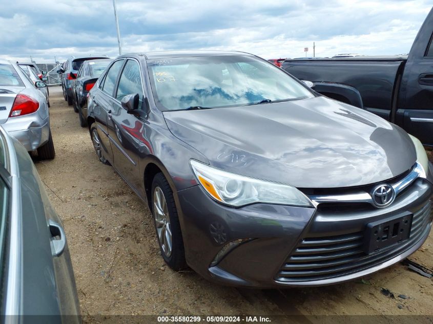 Lot #2524269571 2015 TOYOTA CAMRY XLE salvage car