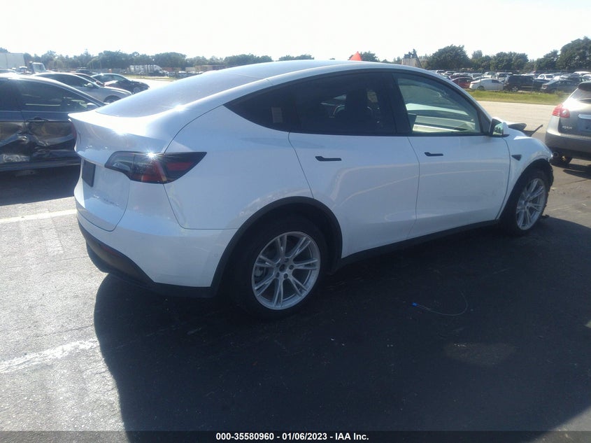 VIN 7SAYGDEEXNF320240 2022 TESLA MODEL Y LONG RANGE