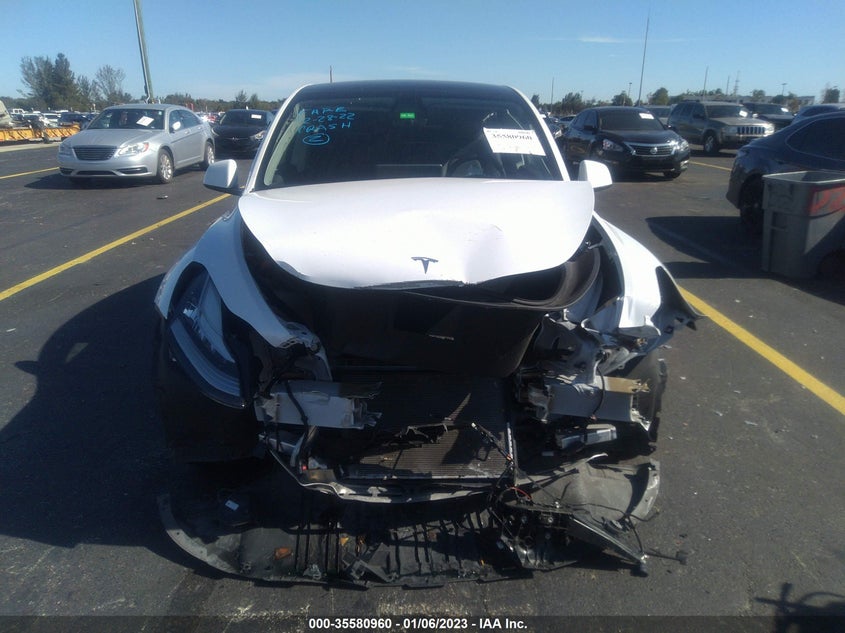 VIN 7SAYGDEEXNF320240 2022 TESLA MODEL Y LONG RANGE