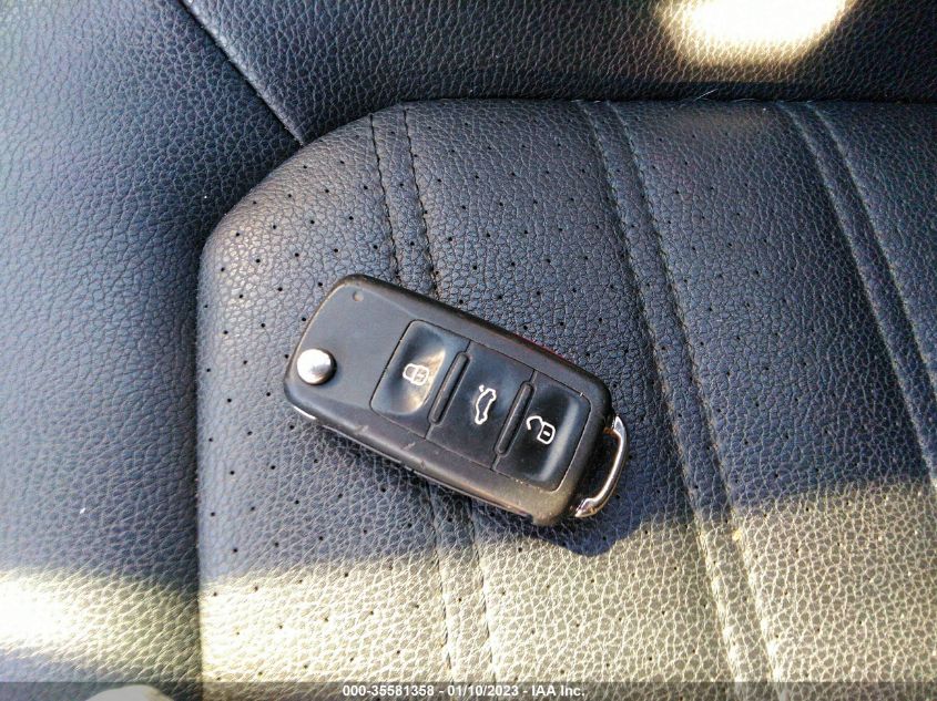 2013 VOLKSWAGEN GLI AUTOBAHN W/NAV 3VW4A7AJ1DM218656