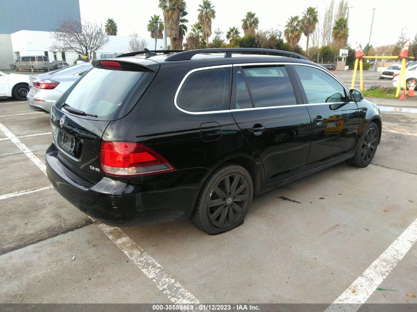 2014 VOLKSWAGEN JETTA SPORTWAGEN SE W/SUNROOF - 3VWPP7AJ7EM614975