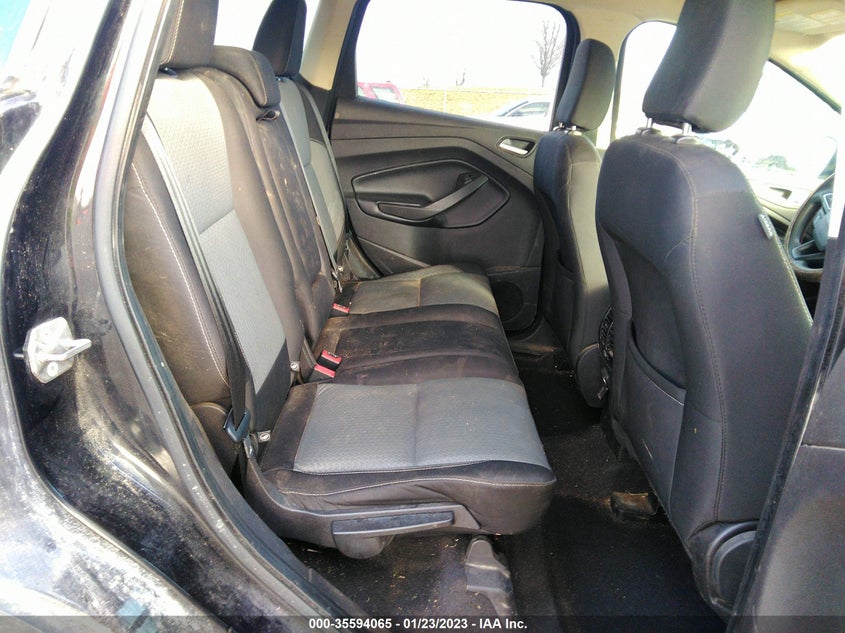 VIN 1FMCU0GD5KUB10009 2019 FORD ESCAPE SE