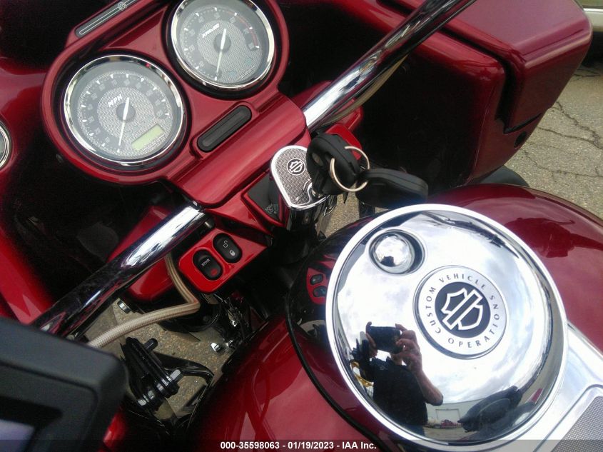 2011 HARLEY-DAVIDSON FLTRUSE 1HD1TA816BB951565