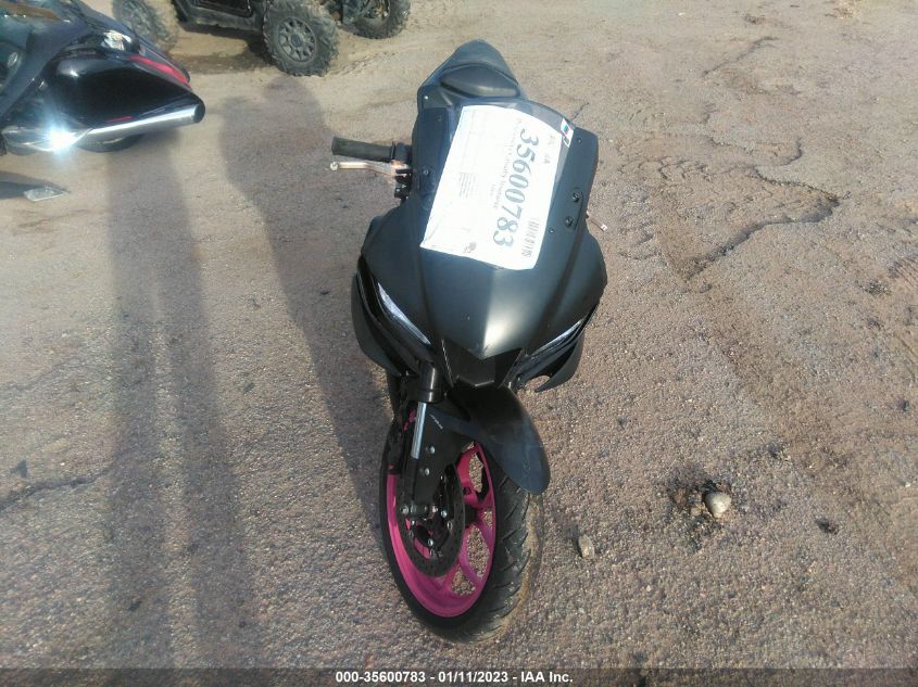 2021 YAMAHA YZFR3 A MH3RH18Y2MK006197