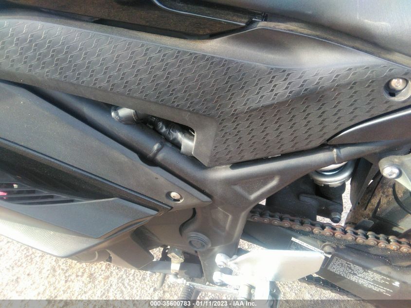 2021 YAMAHA YZFR3 A MH3RH18Y2MK006197