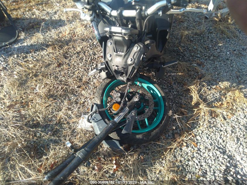 2022 YAMAHA MT09 JYARN71E0NA002176