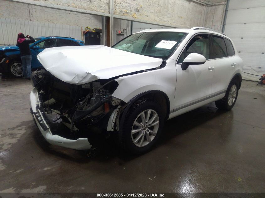 2014 VOLKSWAGEN TOUAREG SPORT W/NAV WVGEF9BP9ED014249