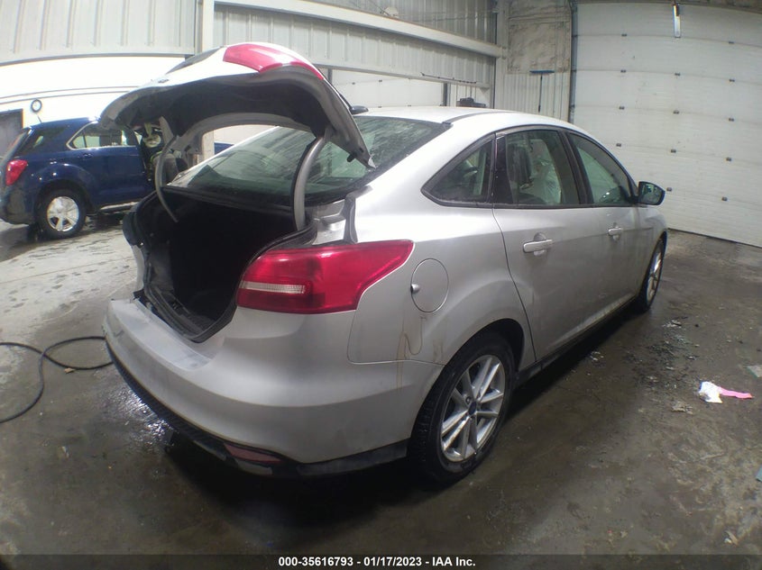 VIN 1FADP3F26JL295506 2018 FORD FOCUS SE